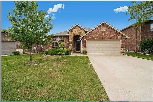 Photo - 512 Thunder Trl House