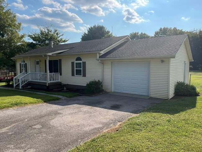 Building Photo - Rosswood Rental