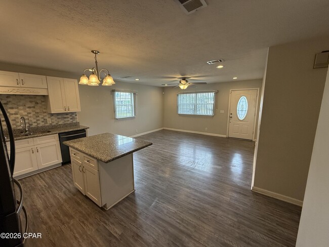 Photo - 1501 Louisiana Ave