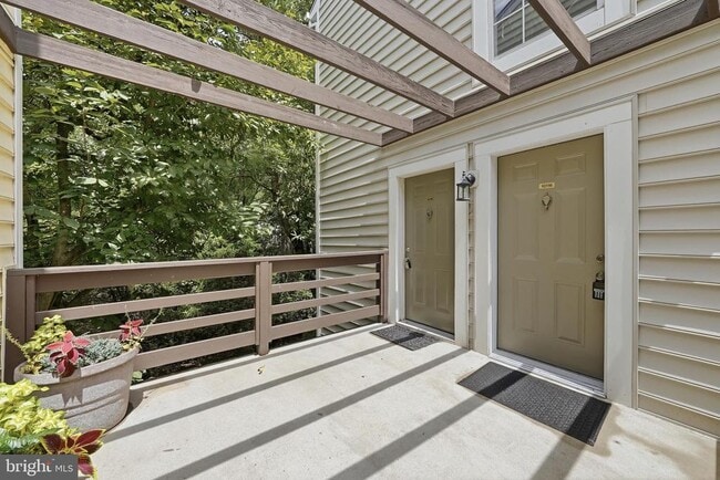 Building Photo - 10118 Oakton Terrace Rd Unit 10118