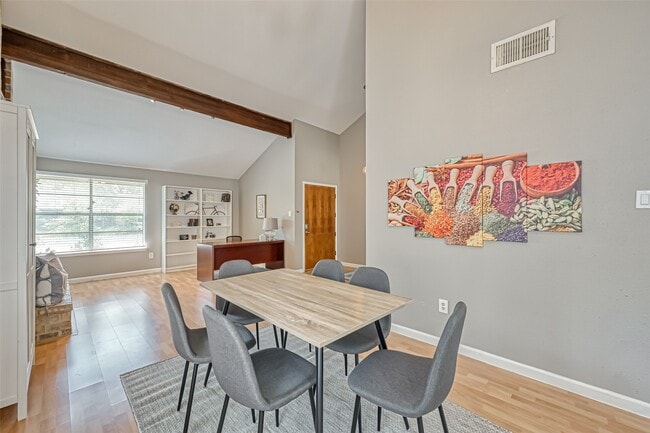 Photo - 2215 Fort Laramie Dr