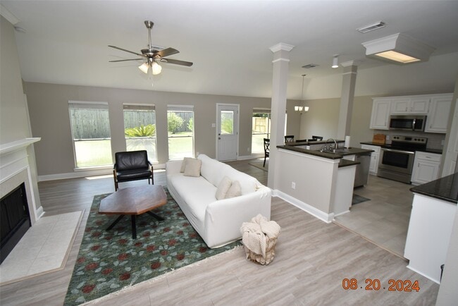 Photo - 3806 Vinecrest Dr