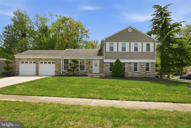 Building Photo - 510 Moat Way