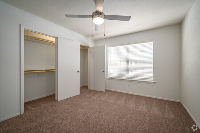 1BR, 1BA - 720SF