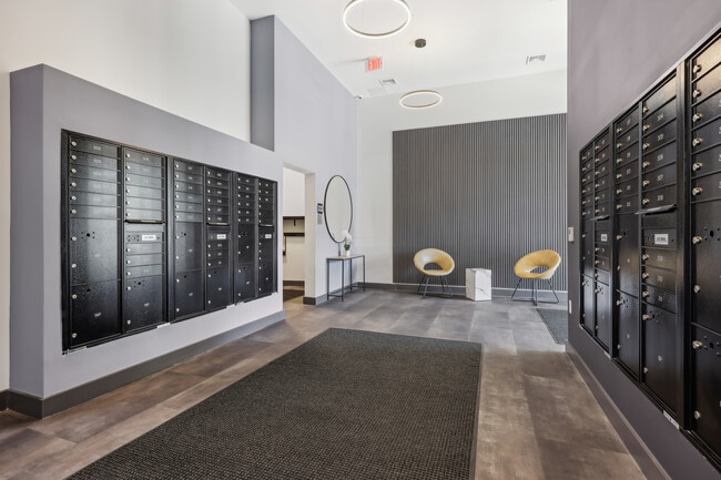 Photo - SUMMIT Orange Crossing