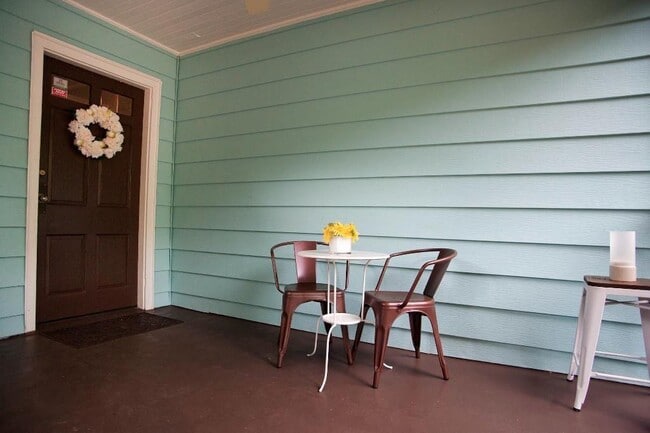 Photo - 1089 United Ave SE