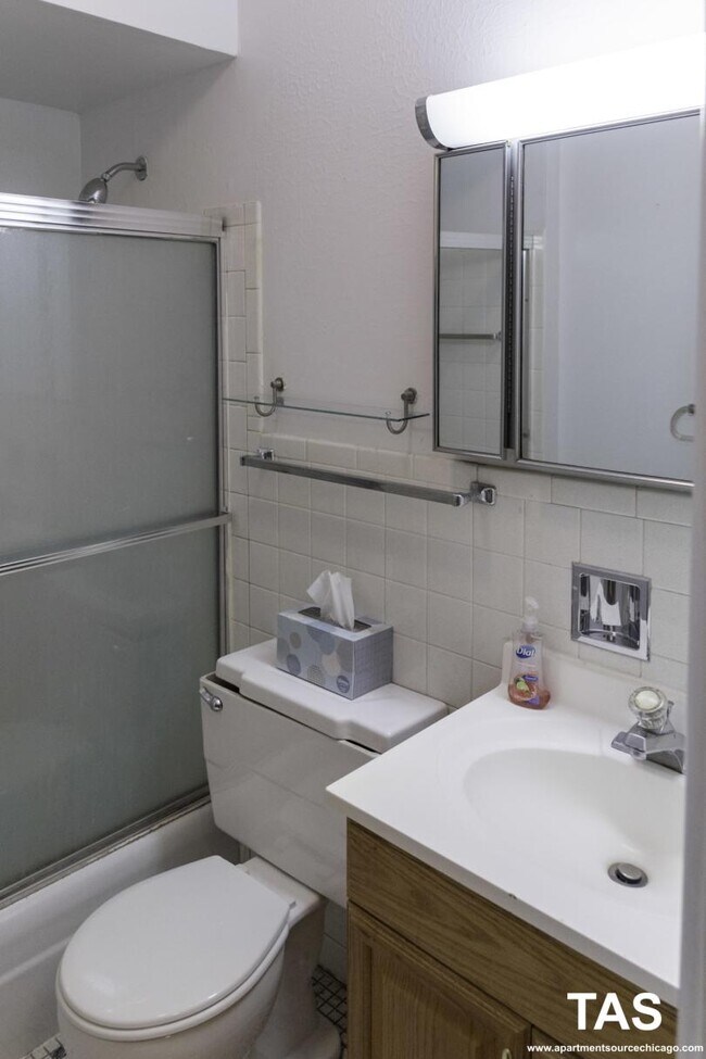 Photo - 520 W Aldine Ave Unit 402