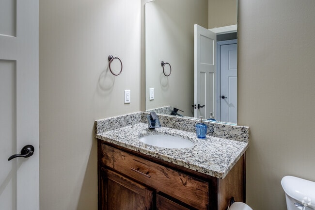 2BR, 2.5BA - Parker - Jamestown Villas