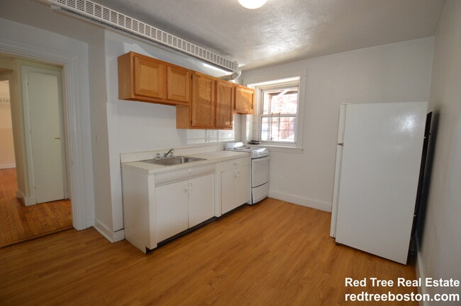 Photo - 1589 Beacon St Unit B
