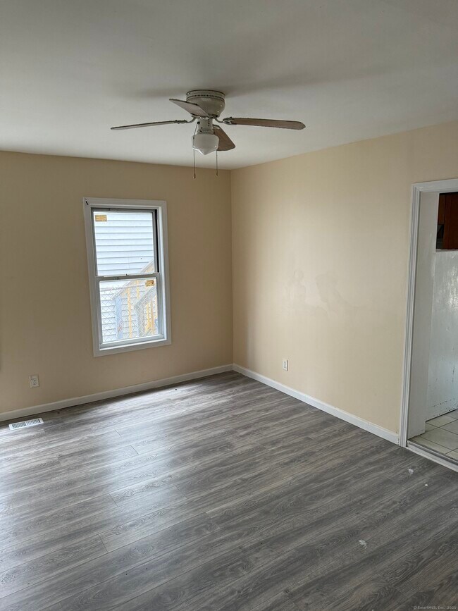 Photo - 49 Sedgewick St