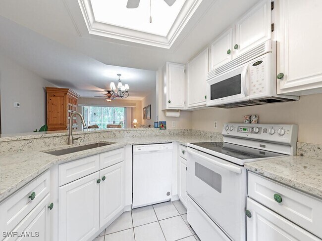Building Photo - 773 Wiggins Lake Dr Unit 105