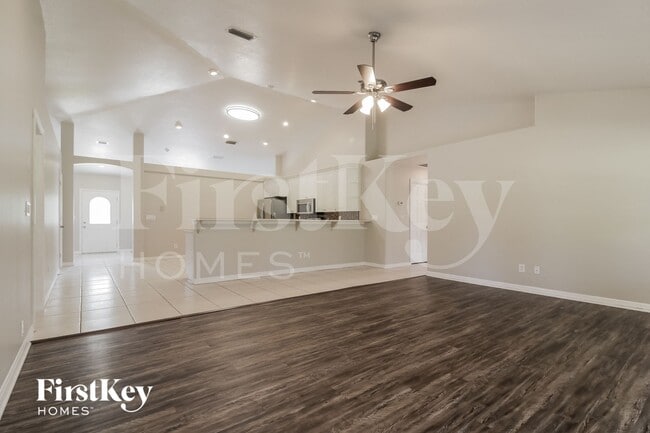 Photo - 660 Wild Flower St
