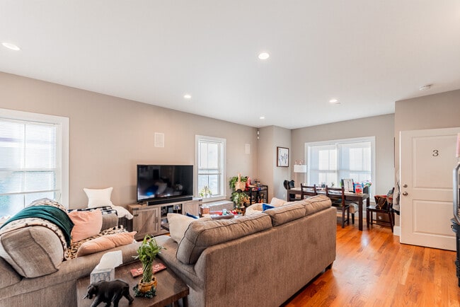Photo - 341 Gallivan Blvd Unit 1