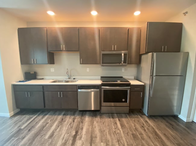 Photo - 914-15t 15th St N