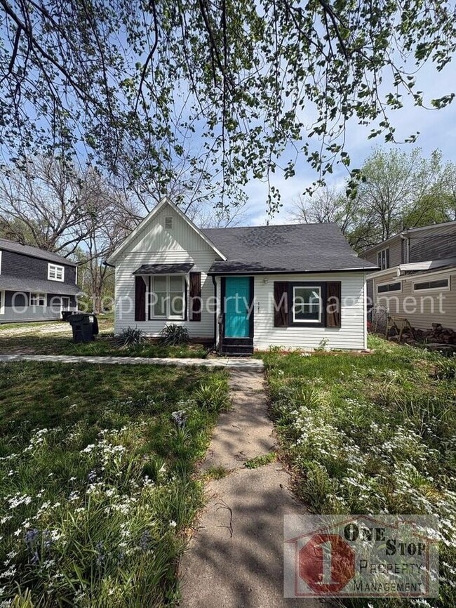 Photo - Gorgeous 4 Bedroom, 2 Bath in Independence!