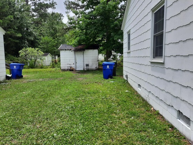 Photo - 2108 Thompson Dr