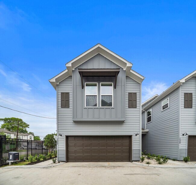 Building Photo - 7520 Sandle St