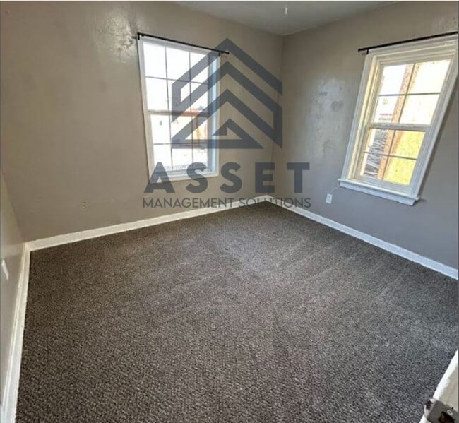 Photo - Spacious 3 Bedroom House