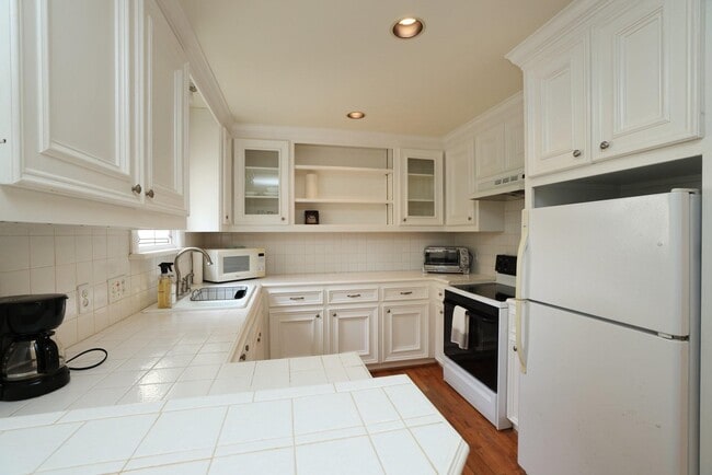 Photo - 1132 Oxford St