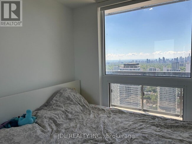 Photo - 39 Roehampton Ave Unit 3704