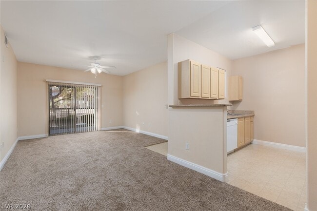 Photo - 8000 W Badura Ave Unidad 1102