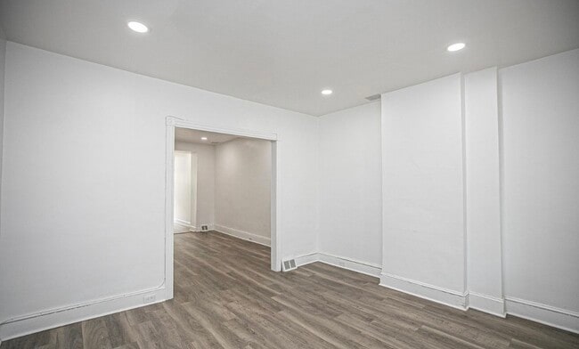 Photo - 6170 Lawnton St