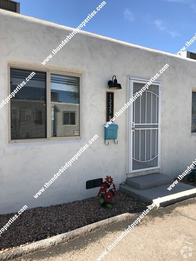 Building Photo - 1225 San Mateo Blvd NE Unit 1225 San Mateo -  B Rental