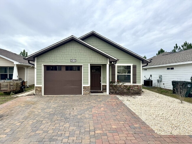 Building Photo - Charming 2 Bed, 2 Bath Home in Lynn Haven, FL - Perfect for Cozy Living!