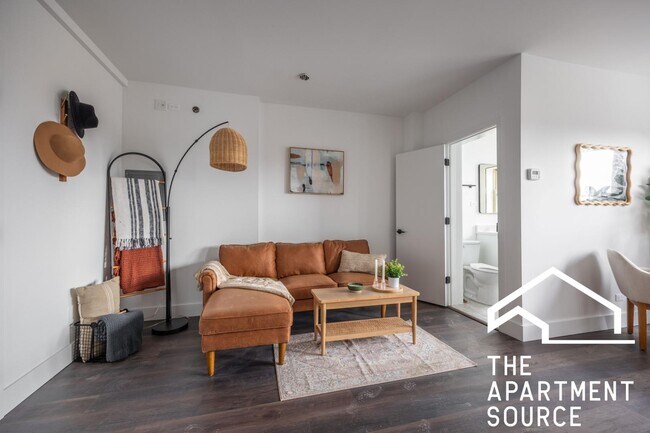 1555 W Hollywood Ave Unit 206