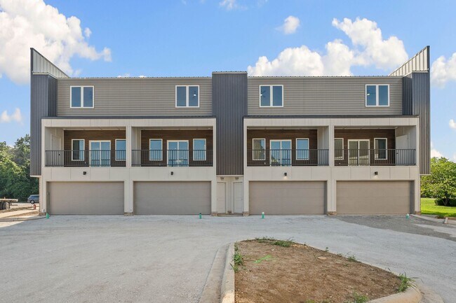 Photo - 1982 S Razorback Rd