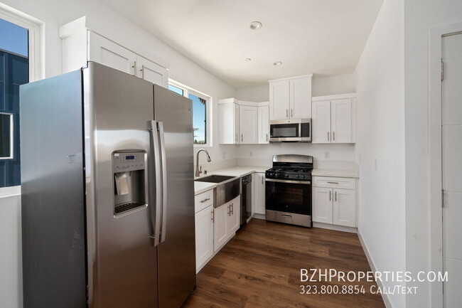 Brand-New Contemporary Living in Prime Nor... - Brand-New Contemporary Living in Prime Nor... Apartment Unit 5