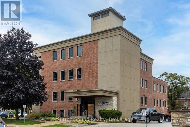 Photo - 920 1st Ave W