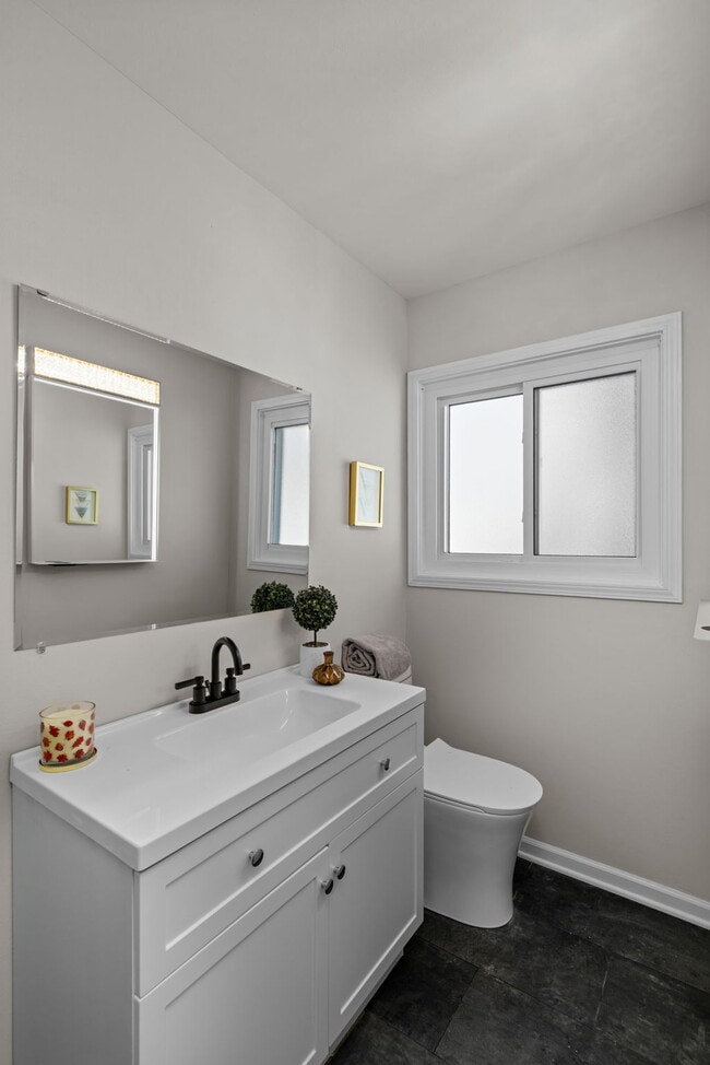 Photo - 1655 Fenmore Dr