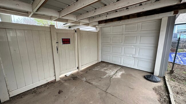 Photo - 802 N Kickapoo Ave