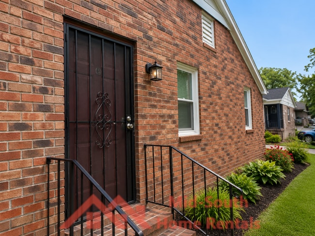 Building Photo - 300 Rosedale Ave Unit A