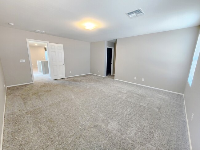 Photo - 5574 Autumn Cliffs Way