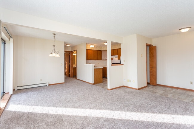 1 BR, 1 BA - 750 SF