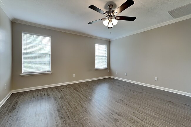 Photo - 2203 Pincher Creek Dr