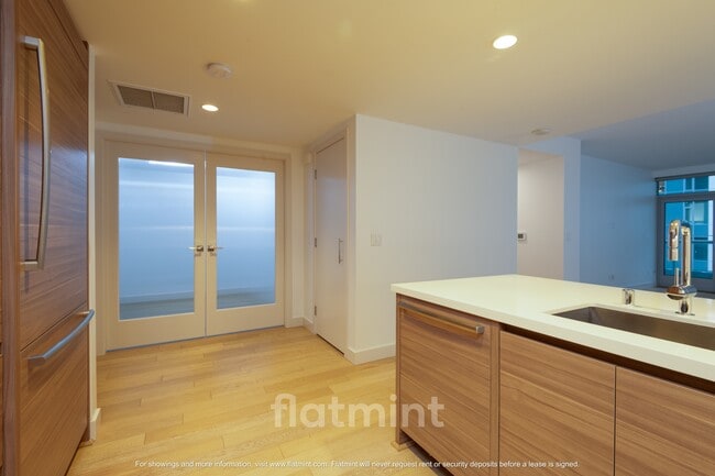 Photo - 583 Battery St