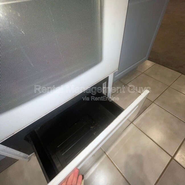 Building Photo - 2021 3rd Ave S Unit B1