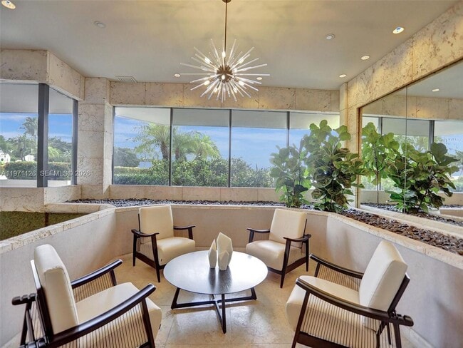 Photo - 1000 W Island Blvd