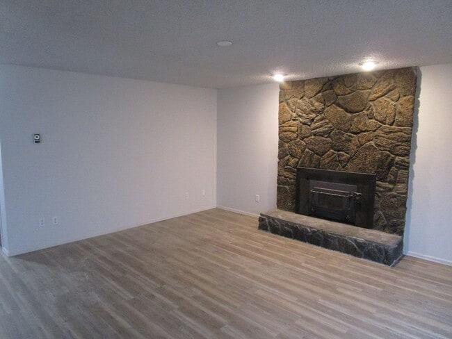 Photo - 3 Bedroom Home with Fenced Yard, Located Next to Crook County High School - Garbage Included! Ava...