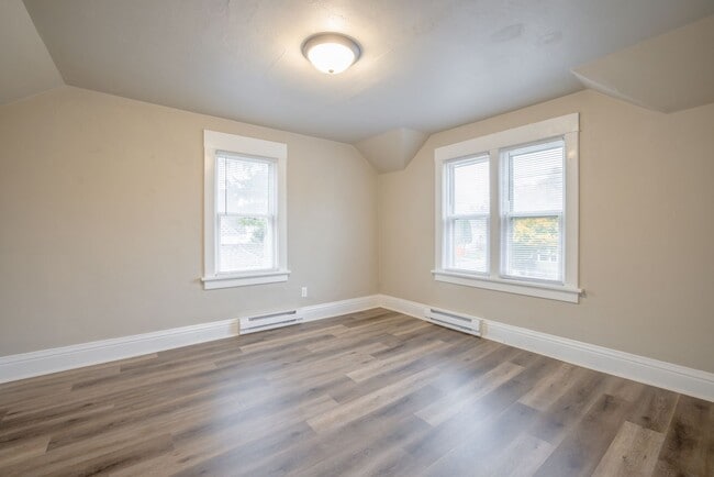 Photo - 390 S Hickory St Unit 390 Hickory - Upper