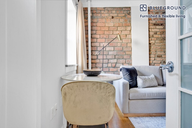 Photo - 229 1st Ave. Unidad FL2-ID723