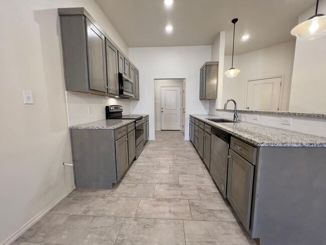 Photo - Beautiful 2-Bedroom Townhome in Frenship ISD