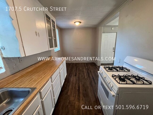Photo - 1707.5 Crutcher St