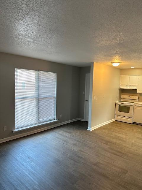 Photo - 2075 Clingan Dr NW