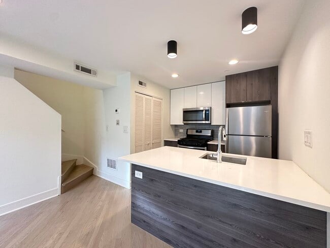 Photo - 843 W Grace St Unit 101E