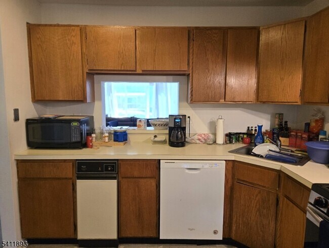 Photo - 27 Woodward Ln