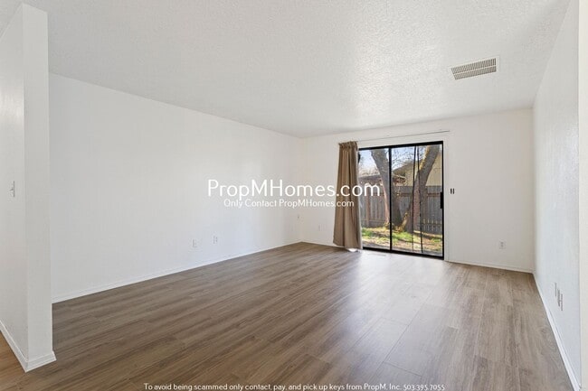 Photo - Updated Three Bedroom Home in McMinnville!